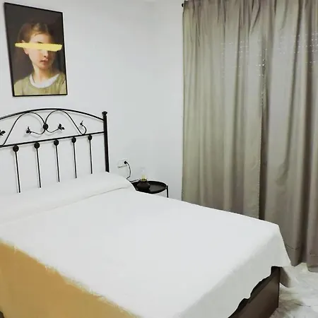 アパート Cozy 2 Bedroom Apartment. Parking Included. フエンヒロラ